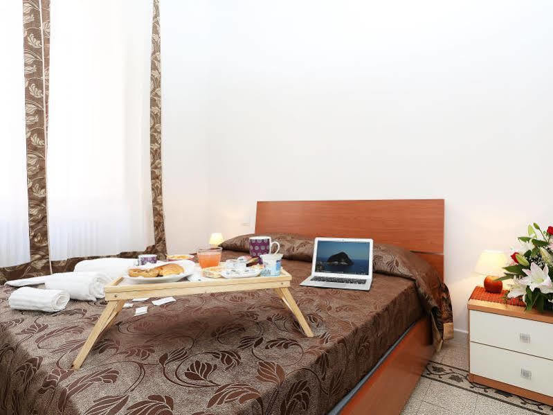 Bells Of Rome Hotel Bagian luar foto