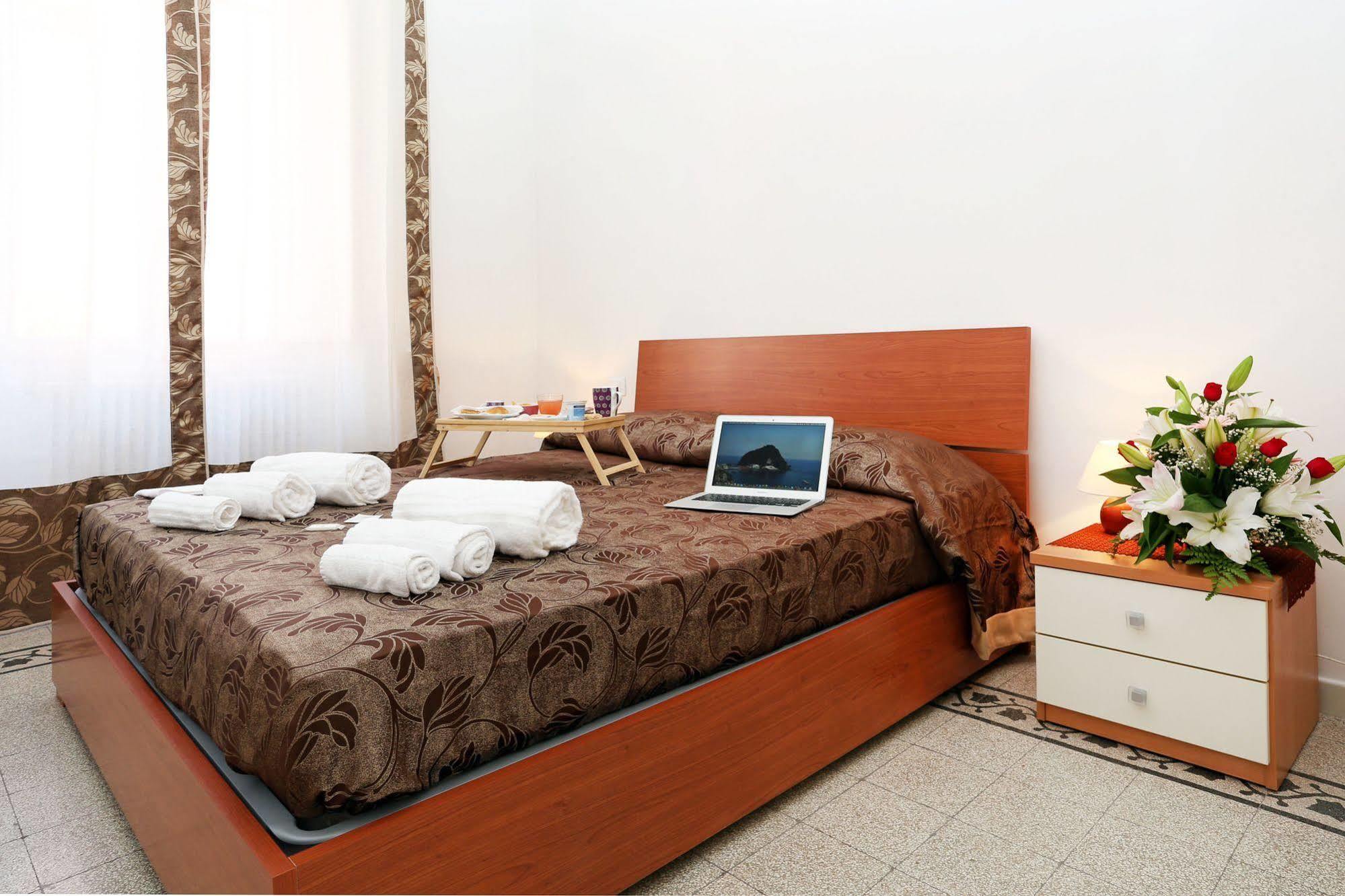 Bells Of Rome Hotel Bagian luar foto