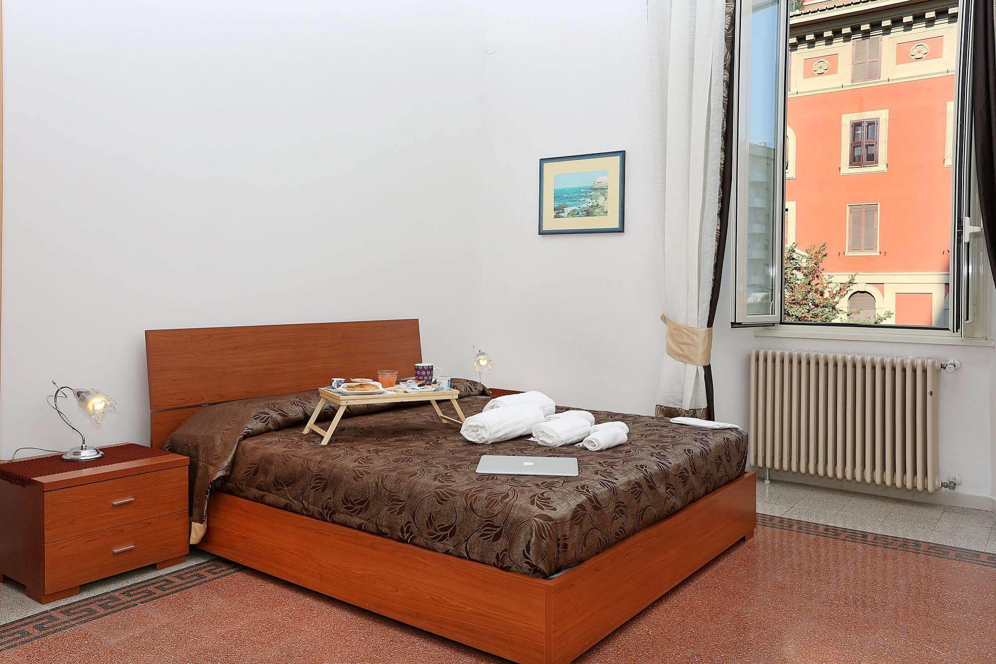 Bells Of Rome Hotel Bagian luar foto