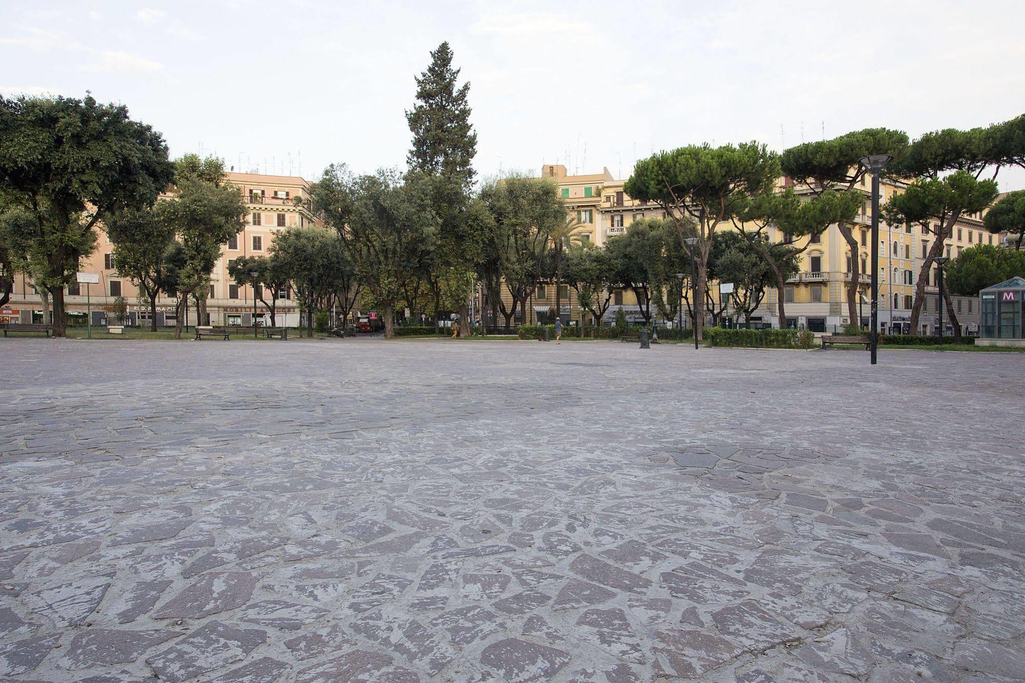 Bells Of Rome Hotel Bagian luar foto