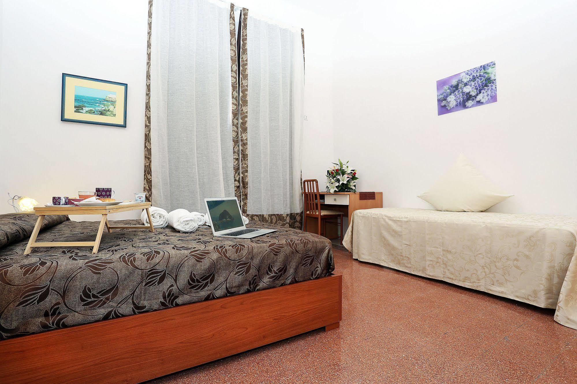 Bells Of Rome Hotel Bagian luar foto